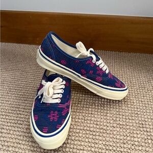 Vans Women's Sneakers in Navy and Magenta